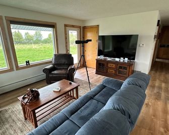Overlooking the Cook Inlet with an Awesome View - Ninilchik - Sala de estar