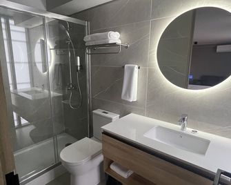One Manquehue Aparthotel - Santiago - Bathroom