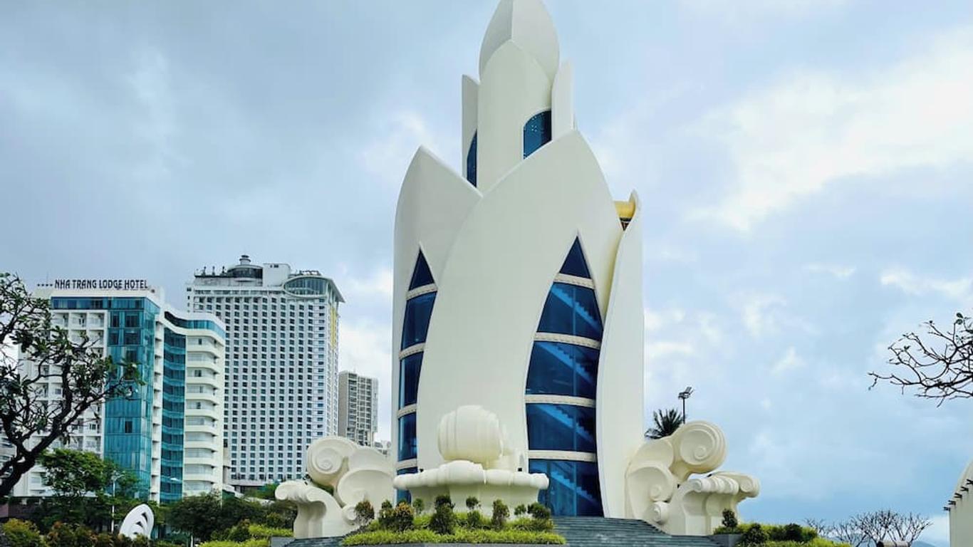 Nhi Phi Hotel