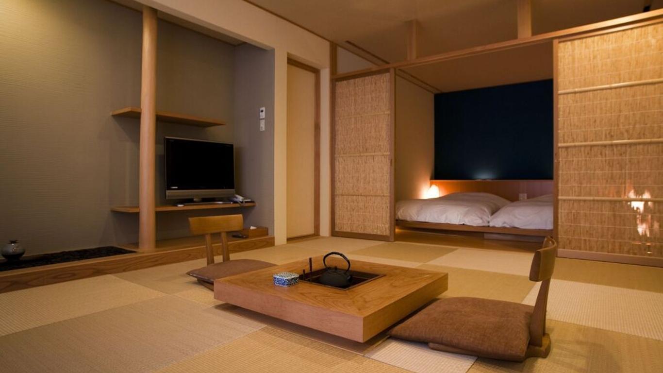Mozumo (Adult Only)