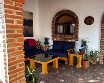 Casa Malety Iguana Suite - פוארטו ויארטה - פטיו