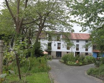 Agroturismo Muriances - El Bustio - Edificio