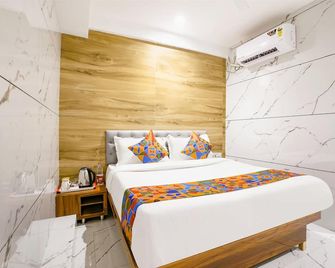Fabhotel Shubham Inn - Bombay