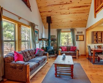 Rustic Pagosa Springs Cabin With Hot Tub - Pagosa Springs - Sala de estar