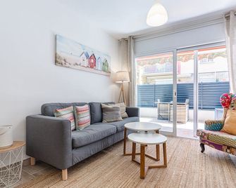Recently renovated 2-room apartment with air conditioning - Tossa de Mar - Wohnzimmer