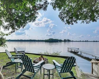 Waterfront North Hero Home with Screened Porch - North Hero - Patio