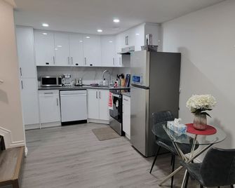 Beautiful Tranquil 1bedroom Basement Suite - Beaumont - Cuisine