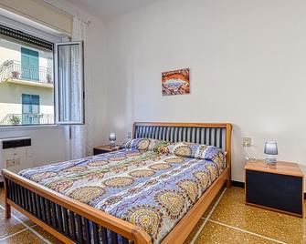 Amazing Apartment In Rapallo With Wifi - Rapallo - Camera da letto