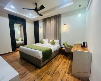 Red Leaf Hotels - Chandigarh - Quarto