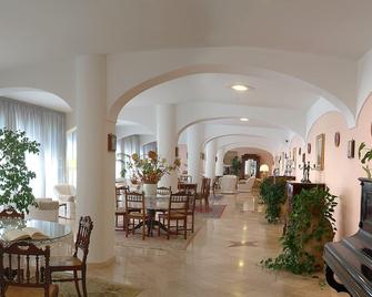 Hotel Rufolo - Ράβελο - Εστιατόριο