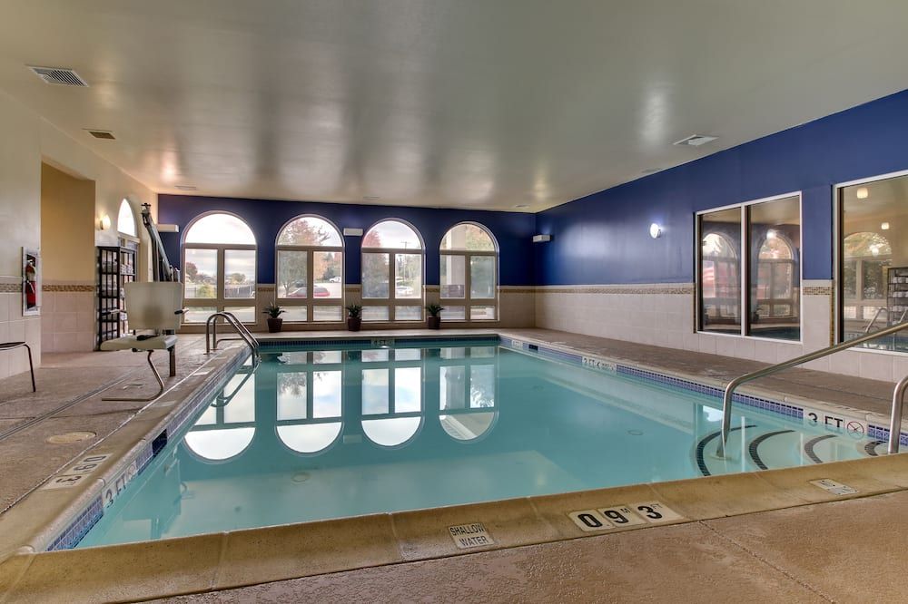 Holiday Inn Express & Suites Allentown West By IHG