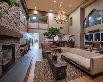 La Quinta Inn & Suites by Wyndham Eugene - Eugene - Reception