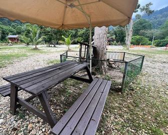 Capital O 91152 Jerot Dusun Campsite - Sungai Petani - Patio