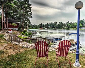Cozy Fishhook River Cabin with a fresh new look - Make Memories Here!! - Park Rapids - Binnenhof