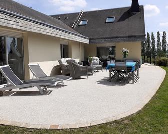 Gadeyne Nathalie Le chalet de Malvoue - Vimoutiers - Patio