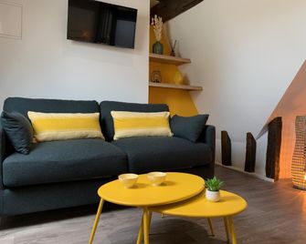 Logis St Joseph - Angers - Living room