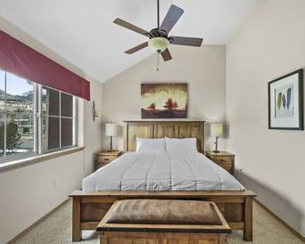 Large Loft, Frisco Condo, Hot tub, Excellent location, Three Baths B6 - Frisco - Habitación