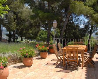 Le Mas Des Vignes, A Garden Of Eden Near The Sea, Heated Pool, Park - La Cadière-d'Azur - Patio