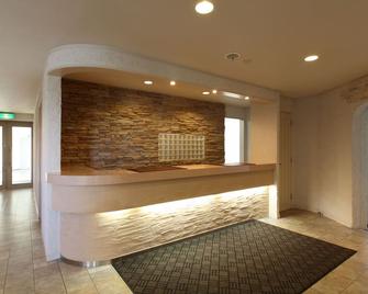 Resort Inn North Country - פוראנו - דלפק קבלה