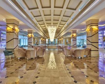 Crystal Waterworld Resort and Spa - Μπελέκ - Σαλόνι ξενοδοχείου