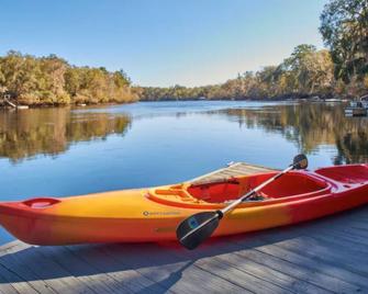 Crane's Landing: Riverfront Property w/ Private Dock - Old Town