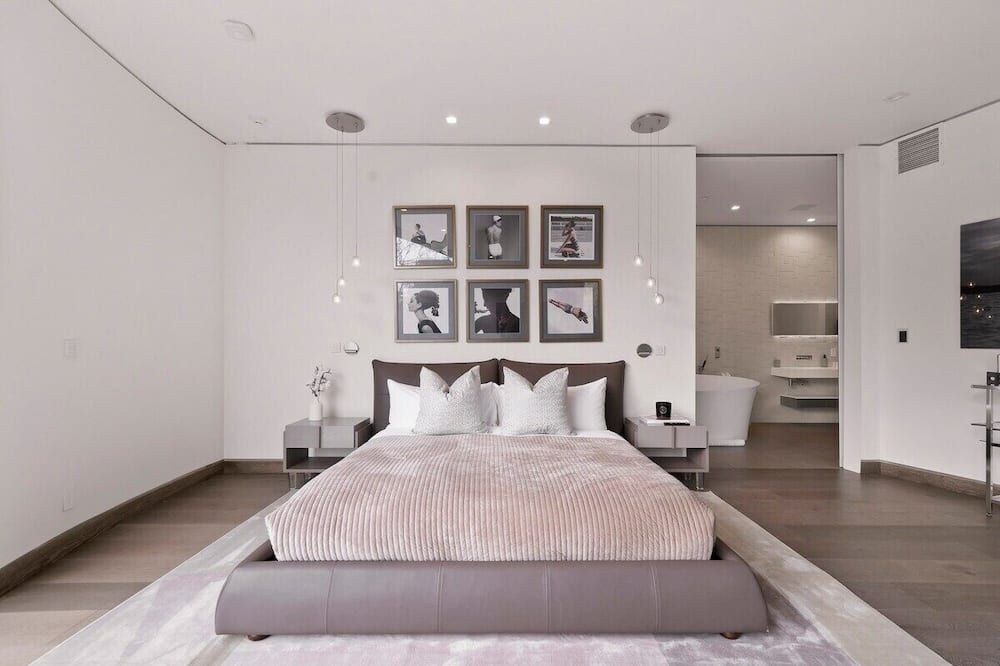 Modern-styled villa in prime lower Bel Air - לוס אנג'לס - חדר שינה