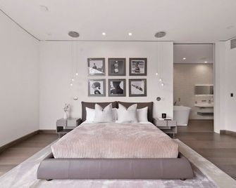 Modern-styled villa in prime lower Bel Air - לוס אנג'לס - חדר שינה