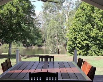 Corowa Riverdeck - Waterfront - Corowa - Patio