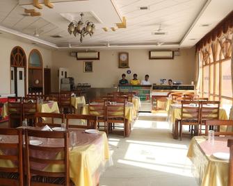 Hotel Shakti Palace - Chūru - Restaurante
