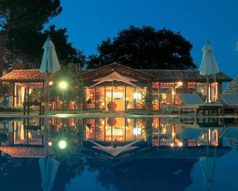 Agriturismo Bio Aia Della Colonna - Roccalbegna - Piscina