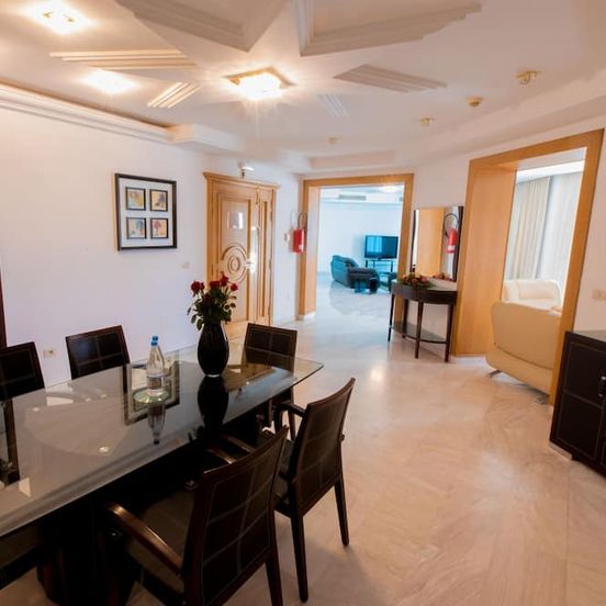 The Penthouse Suites Hotel image 1