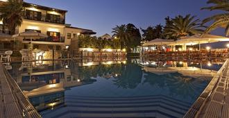 Hotel Dionyssos - Skopelos - Pool