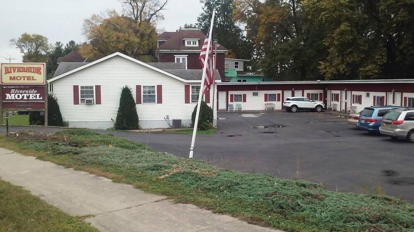 Riverside Motel