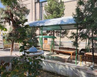 Goziyon Bukhara Hostel - Bujara - Patio