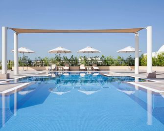 Mövenpick Hotel Apartments Al Mamzar Dubai - Dubai - Pool