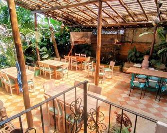 Casa Silva - Hotel Cafe - Curití - Patio