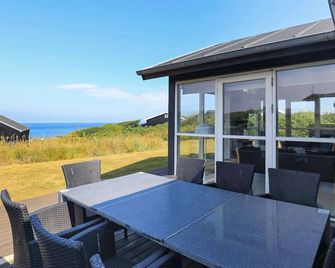 5 Star Holiday Home in Hjorring - Hjørring - Balcony