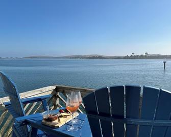 Romantic King Bed Studio ~ Stunning Views Bodega Bay - Perched Over The Water! - Bodega Bay - Balcony