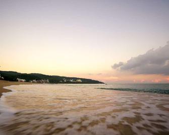 The Red Hotel - Hengchun Township - Пляж
