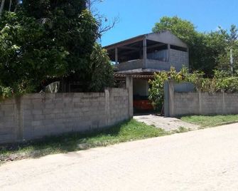 Sitio Santo Antonio Hostel - Ilhéus - Außenansicht