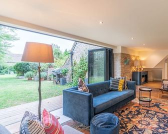 Barns Lee - Malmesbury - Living room