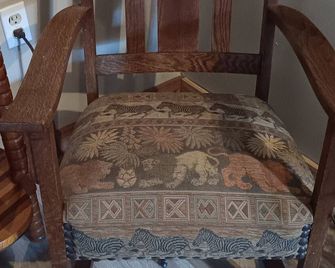 Traveller Themed Cabin can Only Be Rented In Conjunction W 1 Of Our Other Cabins - Canton - Bedroom