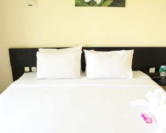 Gondang Beach Hotel - Pemenang - Habitación