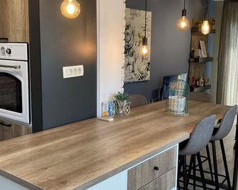 Luxury Mihajlovik Apartment In The City Center Of Skopje - Skopje - Dining room