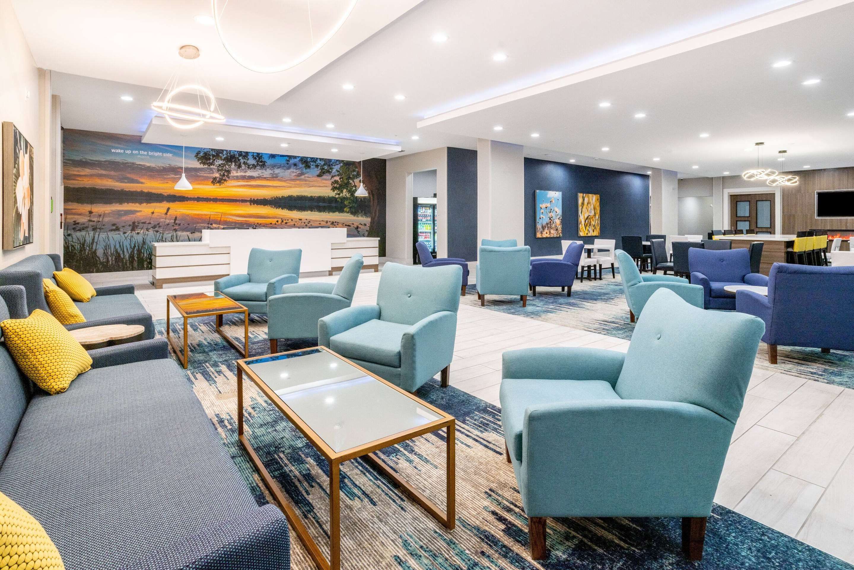 La Quinta Inn & Suites by Wyndham Valdosta - Valdosta - Salónek