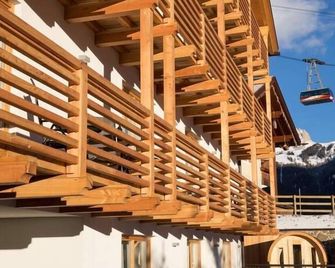Chalet Marcora - Campitello di Fassa - Building