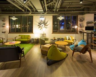 لايت هوستل - مدينة تاينان - ردهة