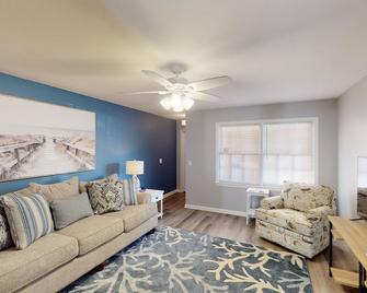 Turtle's Nest Duplex Duplex - Jekyll Island - Living room