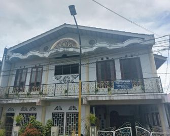 Hotel O Panorama House Near Lokon Camping Ground - Tomohon - Bina