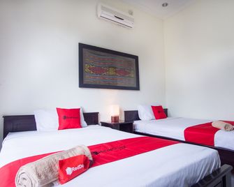 RedDoorz Syariah Near Ngade Lake - Ternate - Habitación